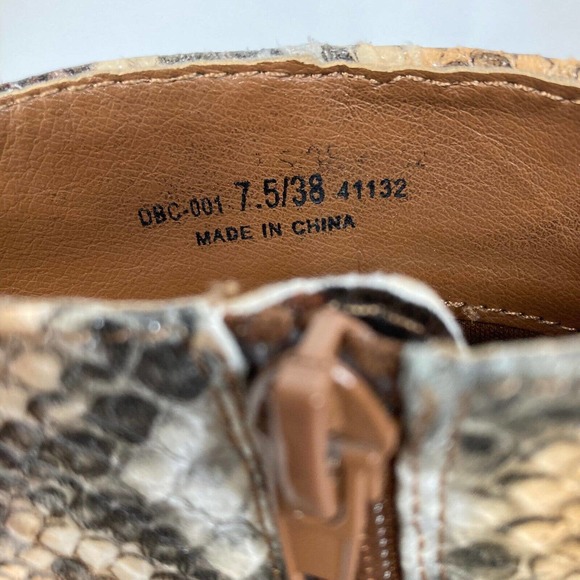 Chinese Laundry Boots Womens Sz 7.5 Brown Snake Print Vegan Block‎ Heel Ankle - Picture 8 of 9